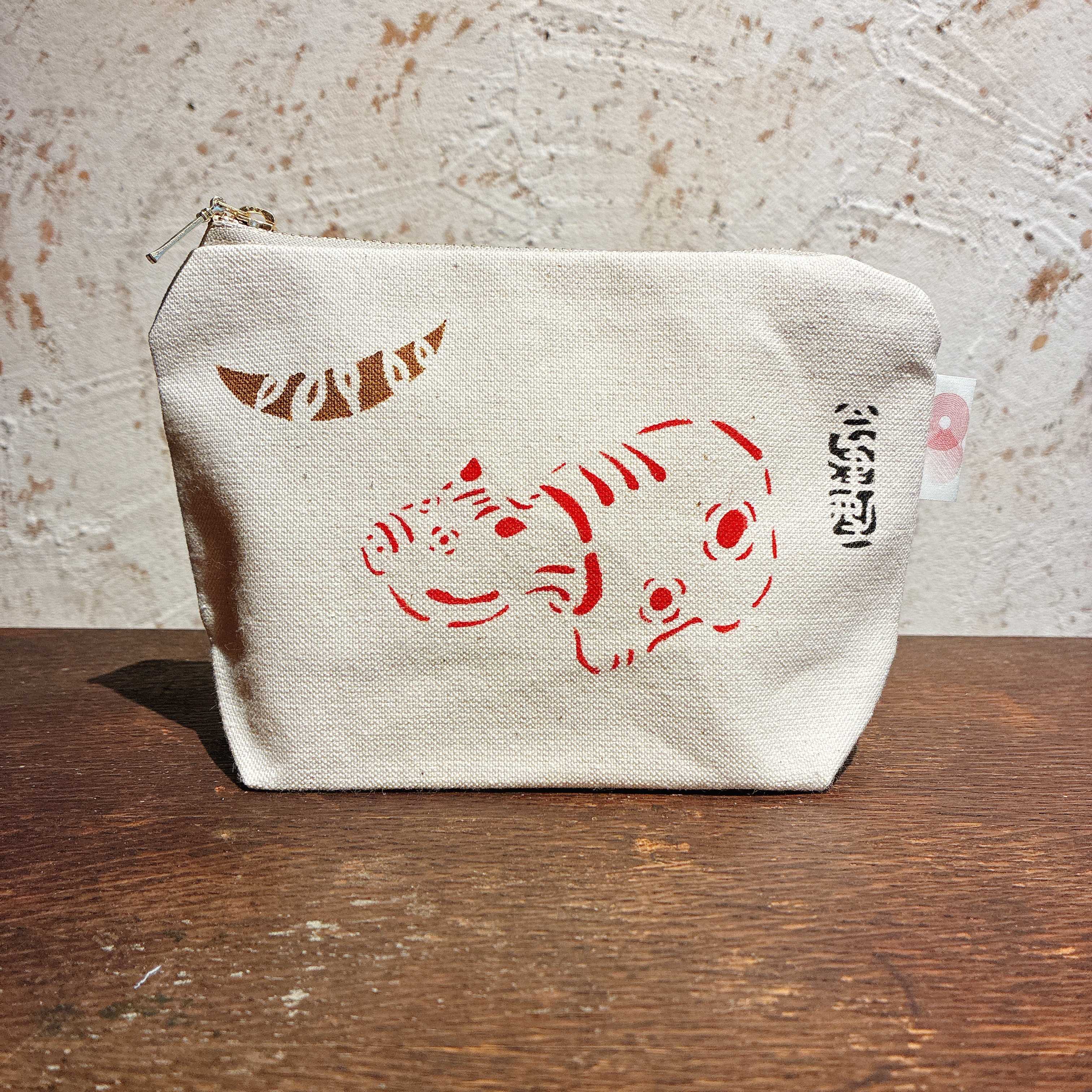 会津型トラベルポーチ（赤べこ） – TSUMUGI